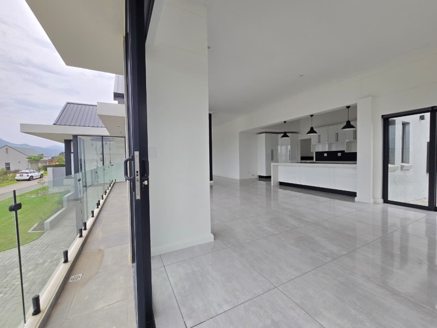 4 Bedroom Property for Sale in Kingswood Golf Estate Western Cape